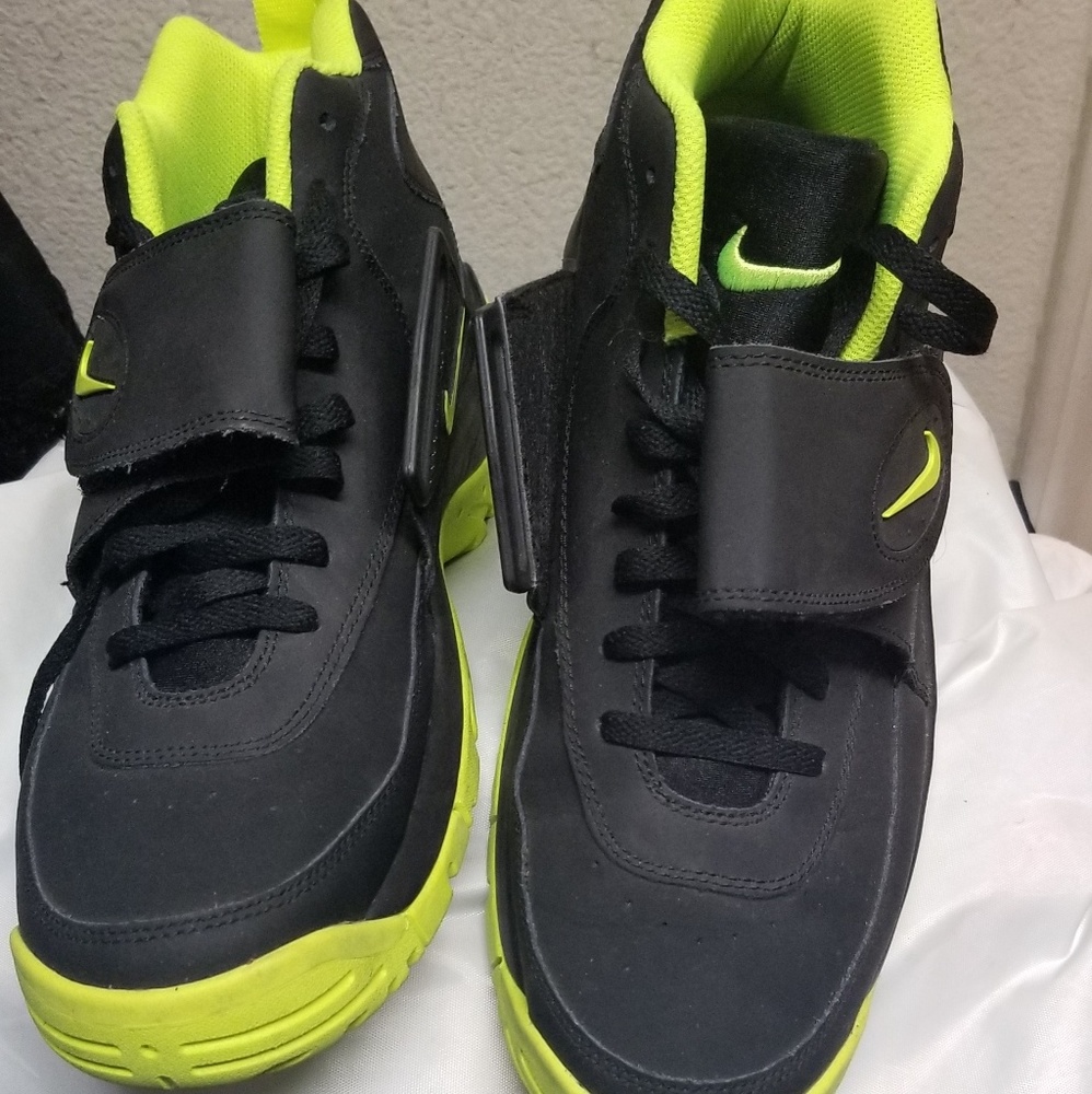 Junior Seau Nike Air Mission shoes sz. 10.5!